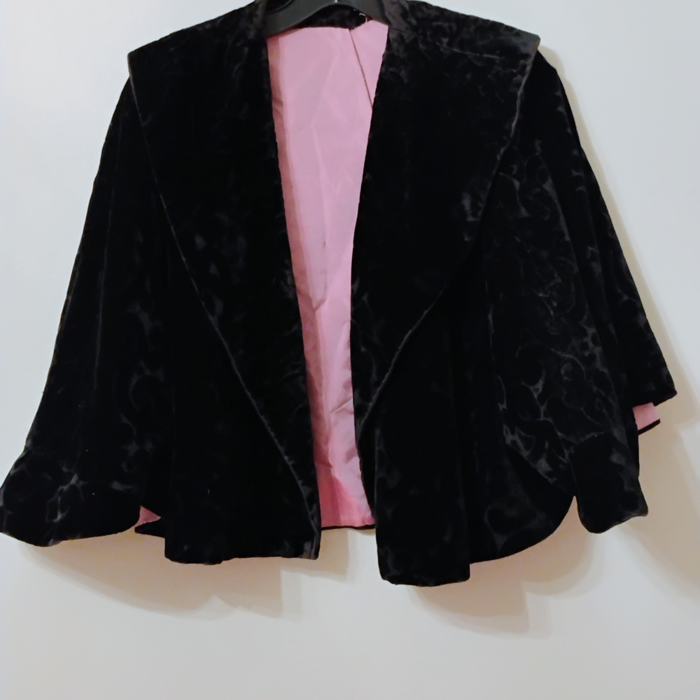 Elegant Black Velvet Women's Jacket